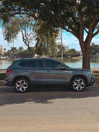 VOLKSWAGEN TAOS 1.4 250 TSI TOTAL FLEX HIGHLINE AUTOMÁTICO VOLKSWAGEN TAOS 1.4 250 TSI TOTAL FLEX HIGHLINE AUTOMÁTICO